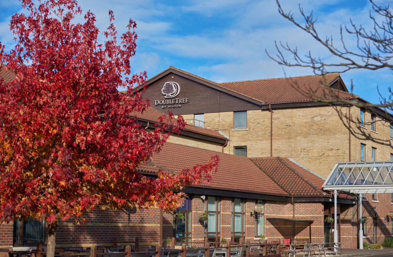 Doubletree By Hilton Swindon Hotel Buitenkant foto